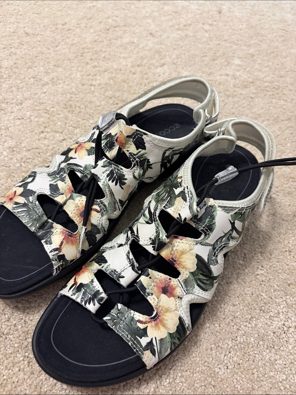 Ecco White Floral Leather Sandals with Black Footbed